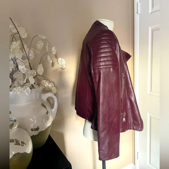 Olivia Miller faux leather motorcycle jacket - Picture 2 of 7